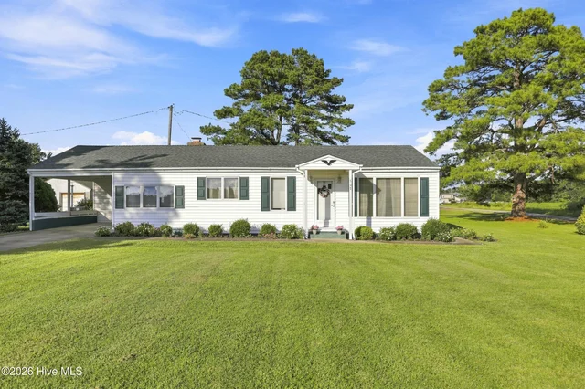 507 Narrow Shore Road, photo 2 of 39