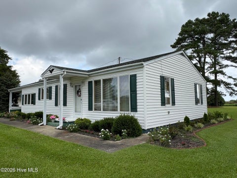 Homes For Sale - 507 Narrow Shore Road<br/> Aydlett, NC 27916
