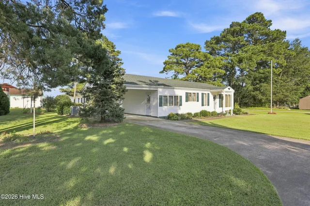 507 Narrow Shore Road, photo 4 of 39