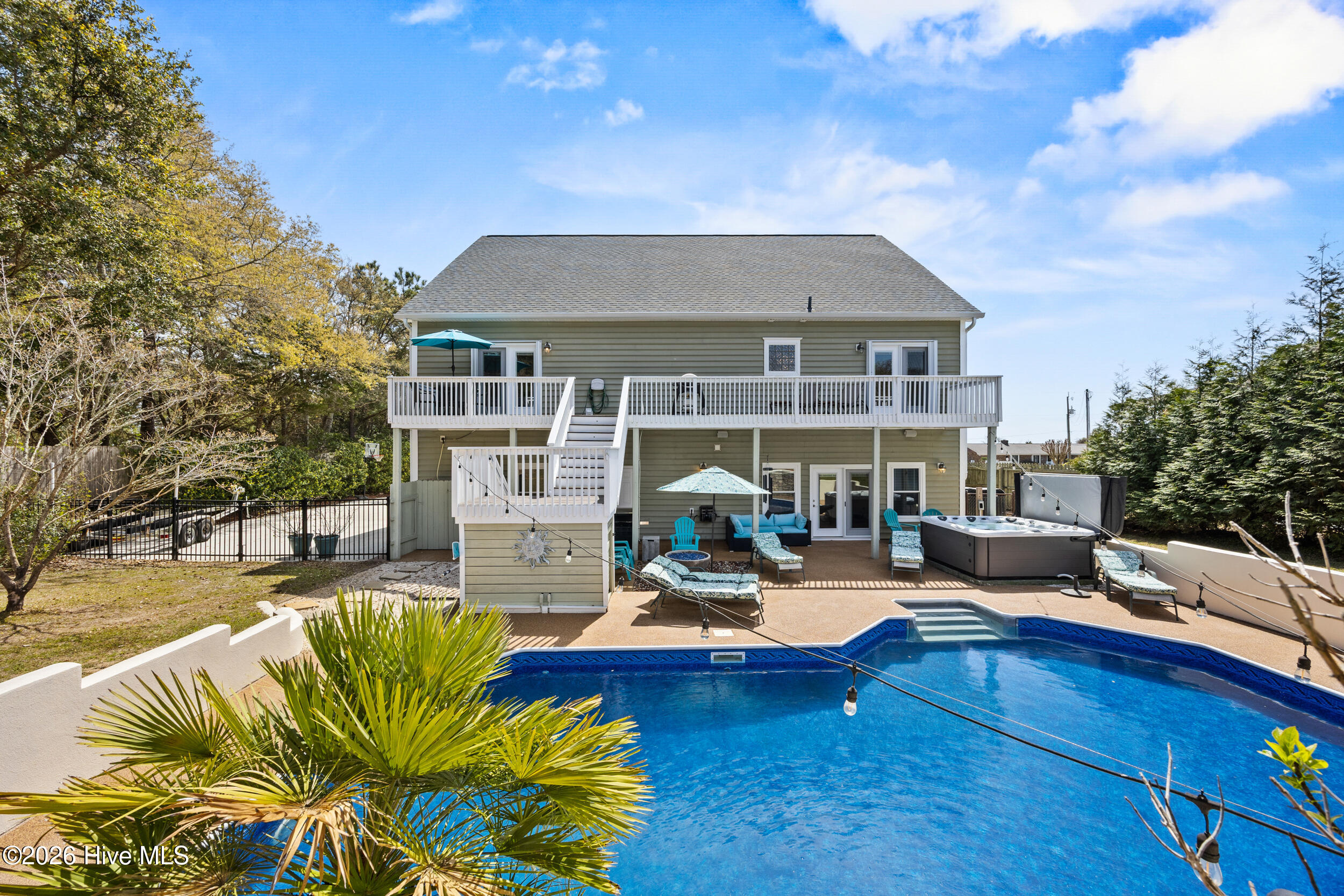 214 Pelican Walk