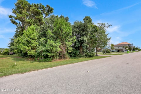 Tiny photo for 88 Atkinson Point Road, Surf City, NC 28445 (MLS # 100594149)