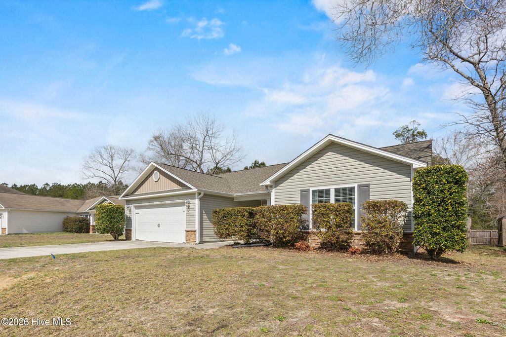 Photo of 136 Braeburn Boulevard, Richlands, NC 28574 (MLS # 100560152)