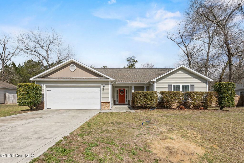 Photo of 136 Braeburn Boulevard, Richlands, NC 28574 (MLS # 100560152)