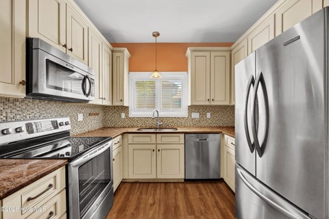 Tiny photo for 3703 Reston Court #Unit A, Wilmington, NC 28403 (MLS # 100607916)