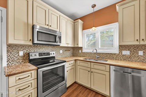 Tiny photo for 3703 Reston Court #Unit A, Wilmington, NC 28403 (MLS # 100607916)