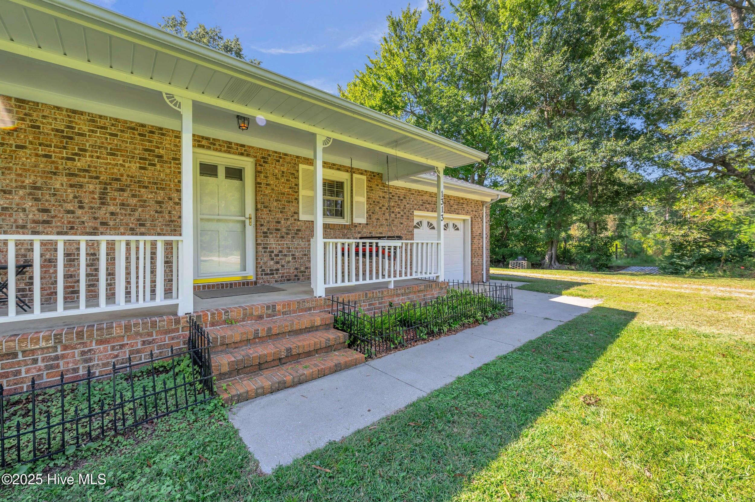 1313, 1315 Pony Farm Road