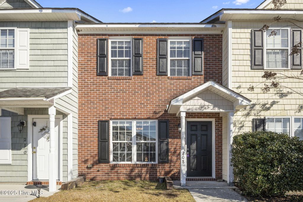 Photo of 208 Springwood Drive, Jacksonville, NC 28546 (MLS # 100544905)