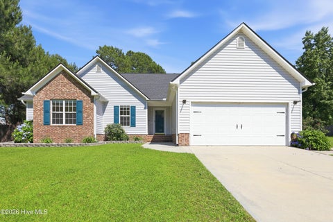 Homes For Sale - 120 Walnut Hills Drive<br/> Richlands, NC 28574