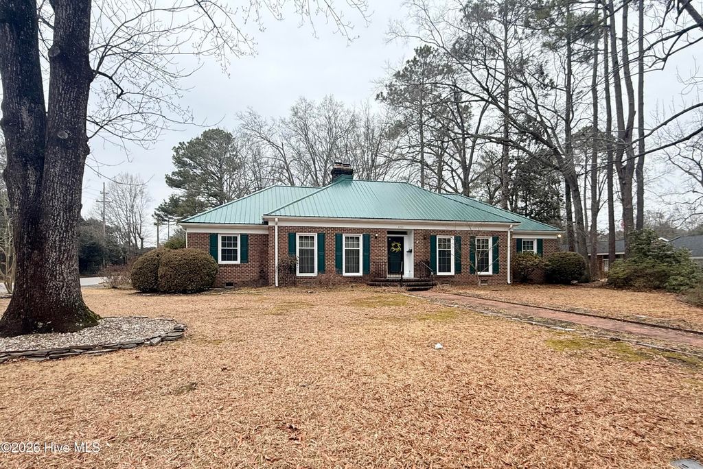 Photo of 830 W Covington Street, Laurinburg, NC 28352 (MLS # 100553069)