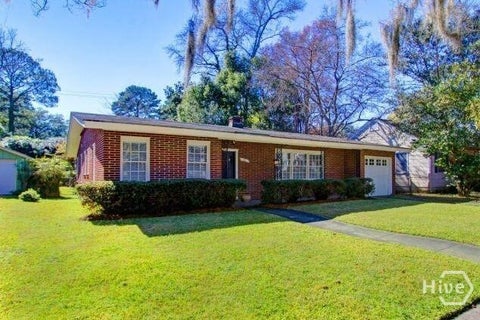 Homes For Rent - 21 Columbus Drive<br/> Savannah, GA 31401