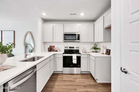 Tiny photo for 182 Cashmere Court #Unit 31, Wilmington, NC 28411 (MLS # 100597477)