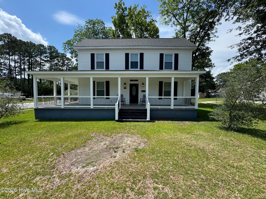 Photo of 702 N Charlotte Street, Washington, NC 27889 (MLS # 100584997)