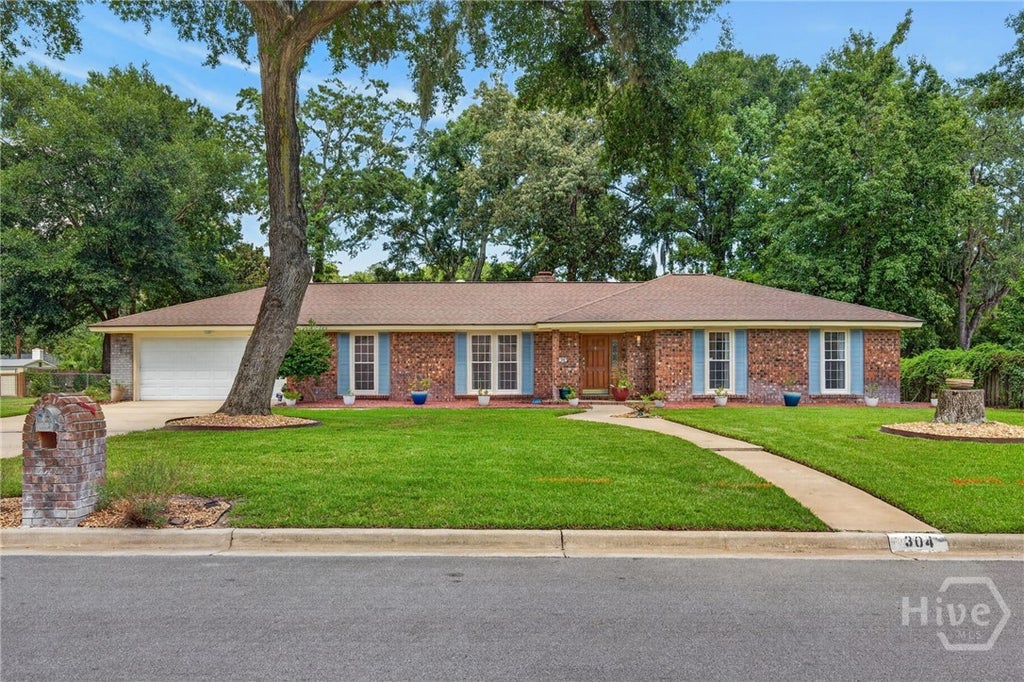 Photo of 304 Wellington Road, Savannah, GA 31410 (MLS # SA363346)