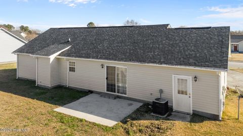 Tiny photo for 119 Annie Road, Richlands, NC 28574 (MLS # 100550367)