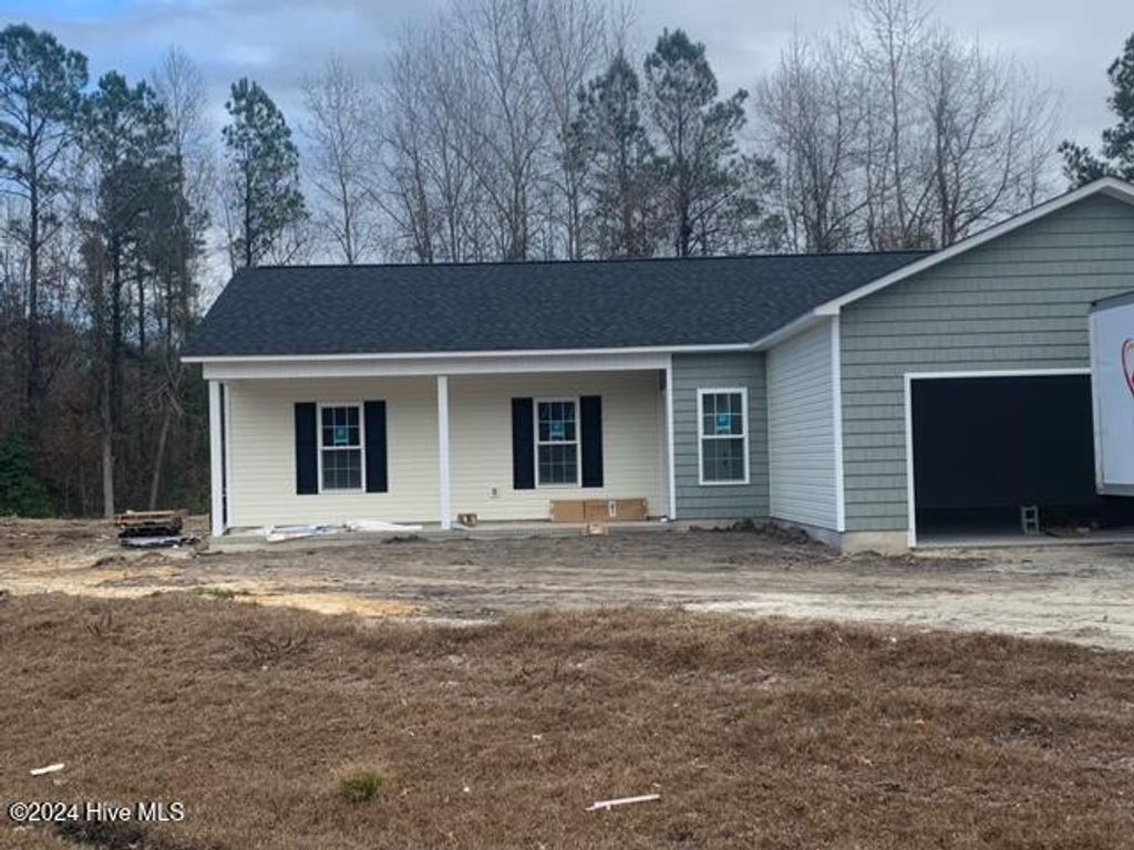 Photo of 172 Crown Point Road, Hubert, NC (MLS # 100573095)