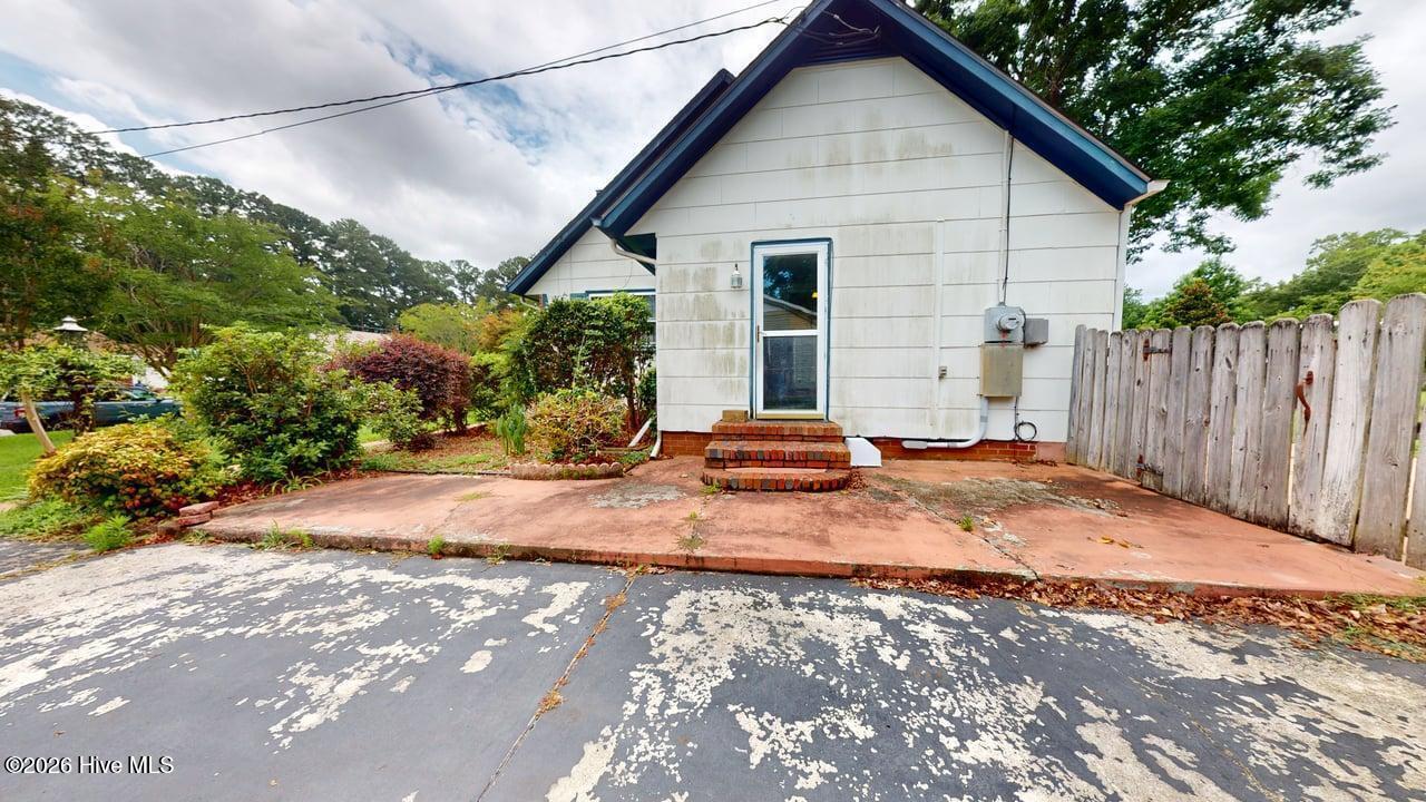7 Barksdale Drive