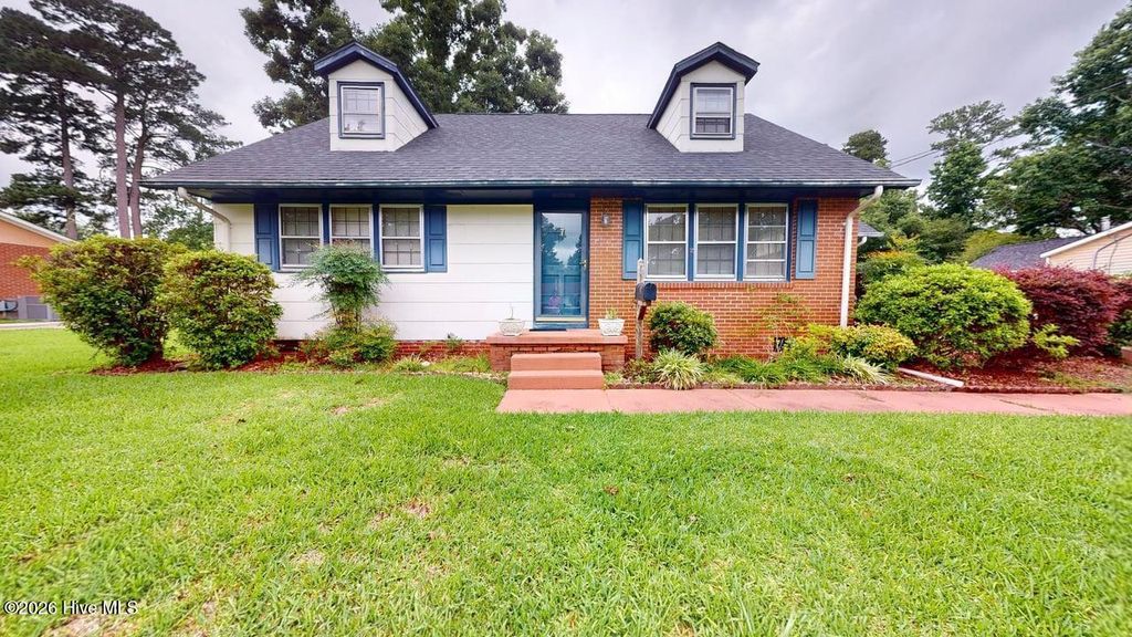 Photo of 7 Barksdale Drive, Jacksonville, NC 28540 (MLS # 100582750)