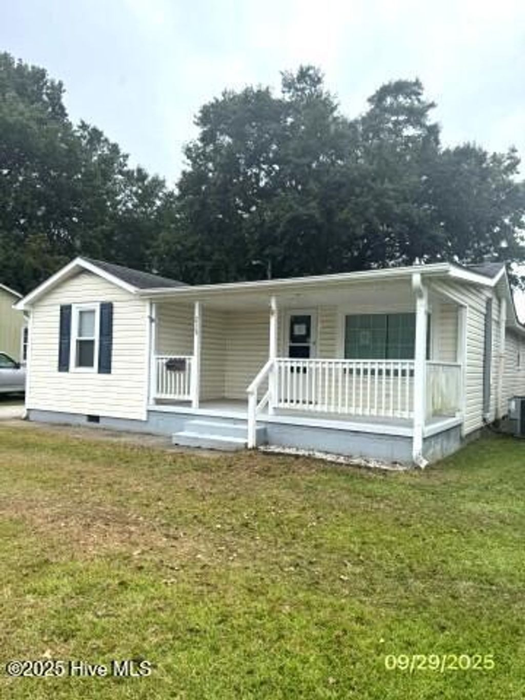 Photo of 215 Richlands Avenue, Jacksonville, NC 28540 (MLS # 100537486)