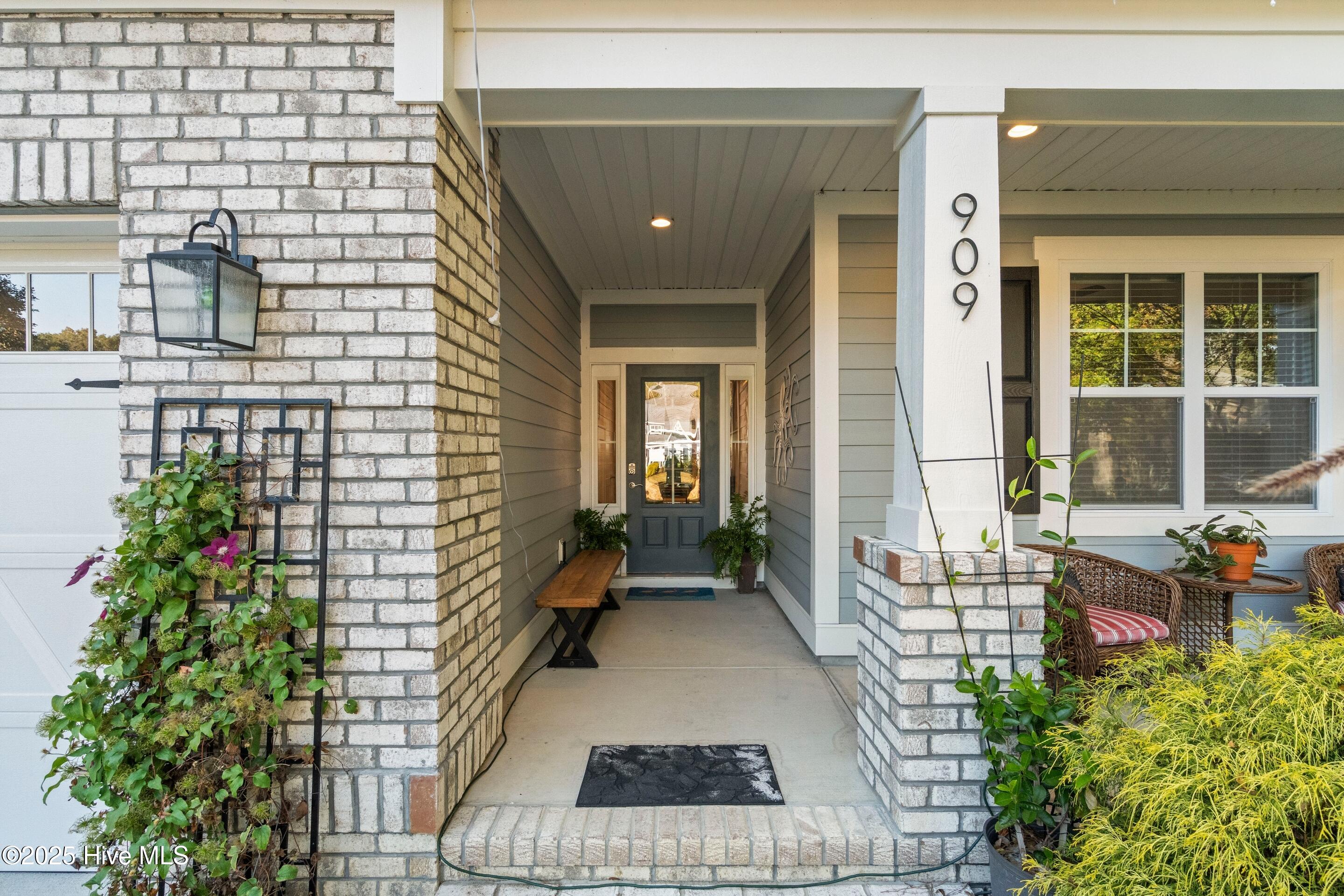 909 Oyster Pointe Drive