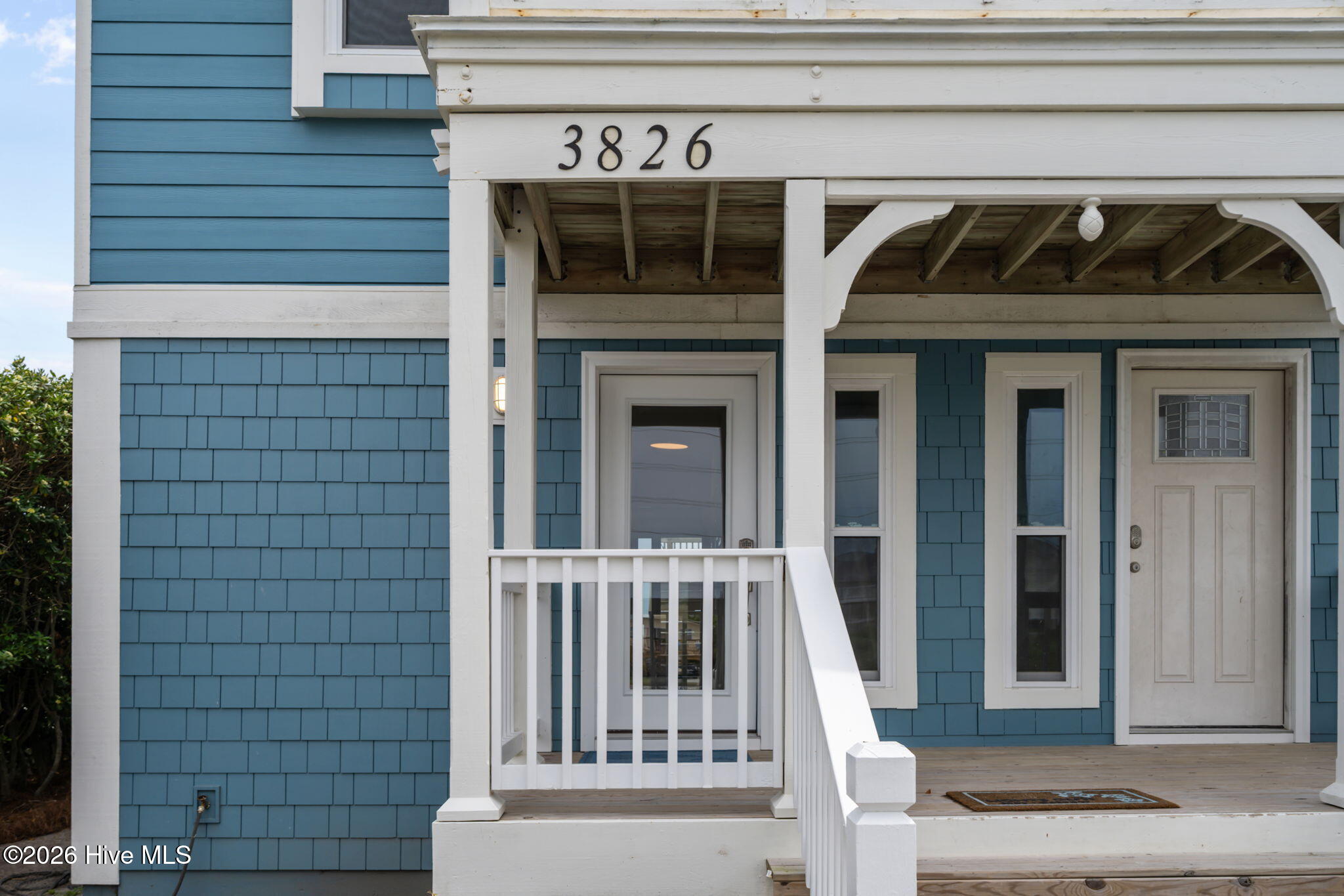 3826 Island Drive