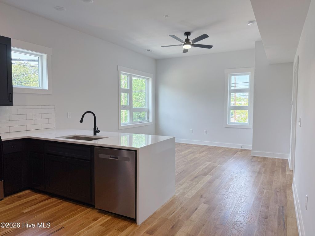 Photo of 720 Castle Street #303, Wilmington, NC 28401 (MLS # 100577166)