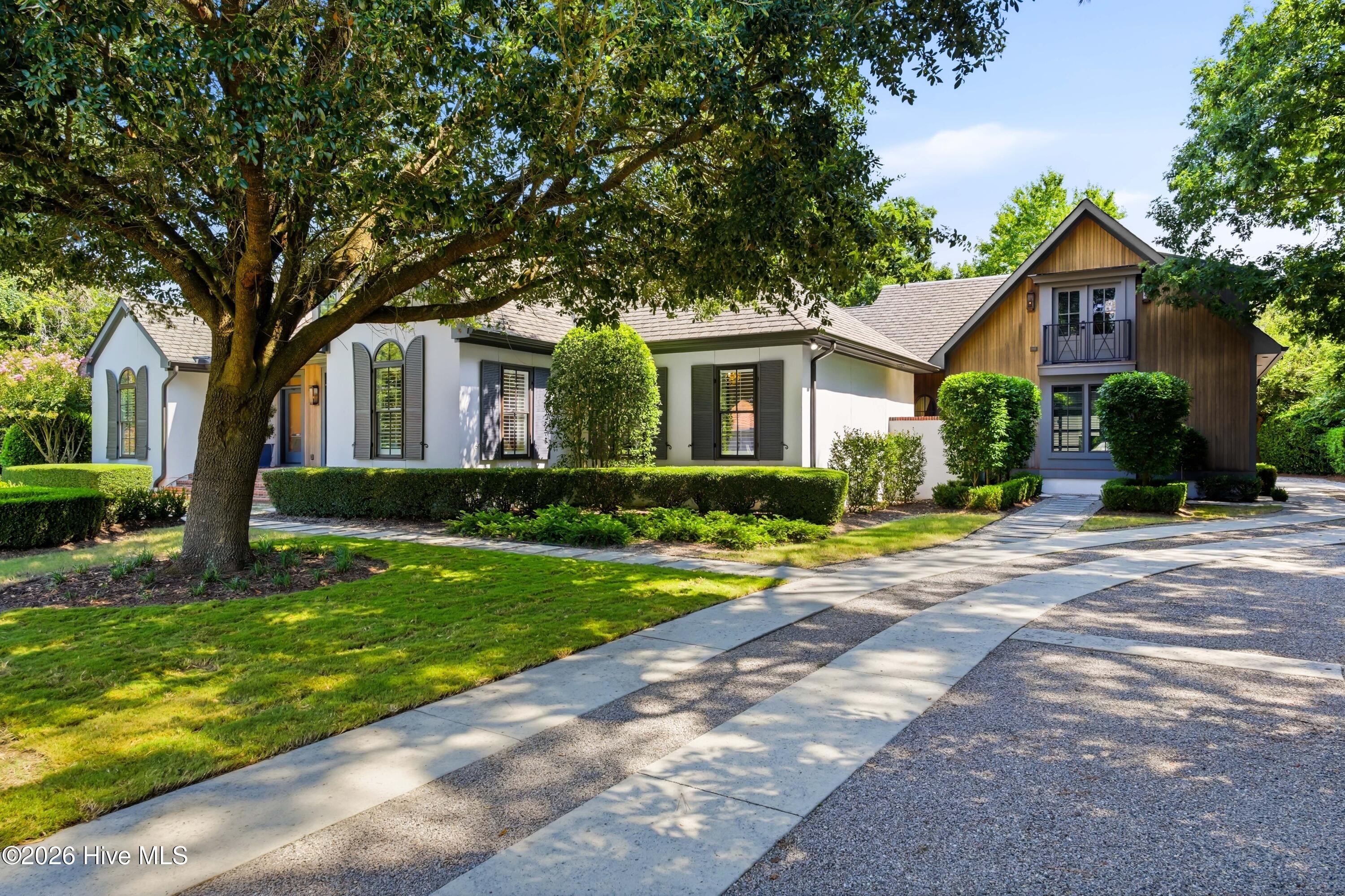 1541 Radian Road