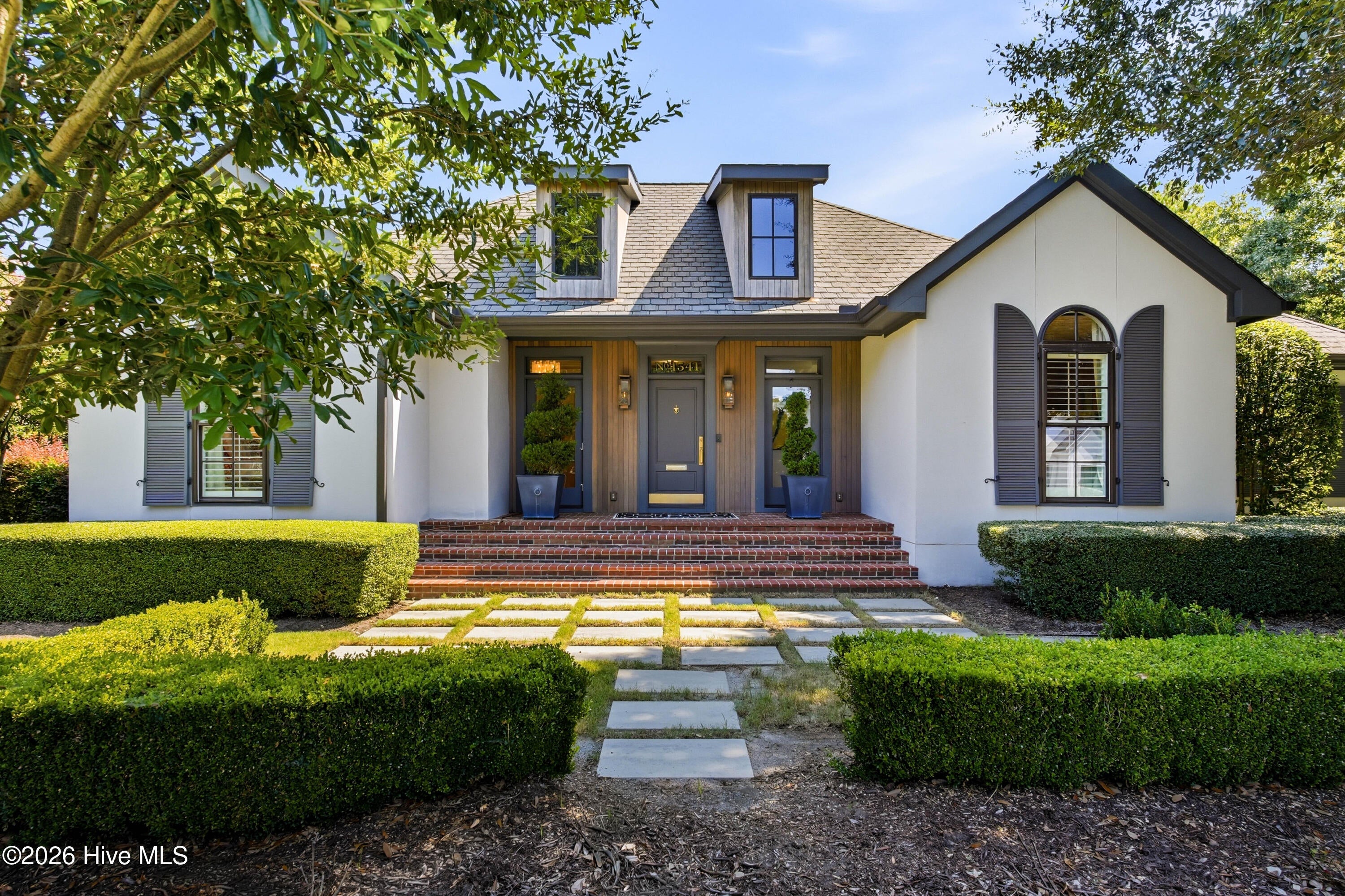 1541 Radian Road