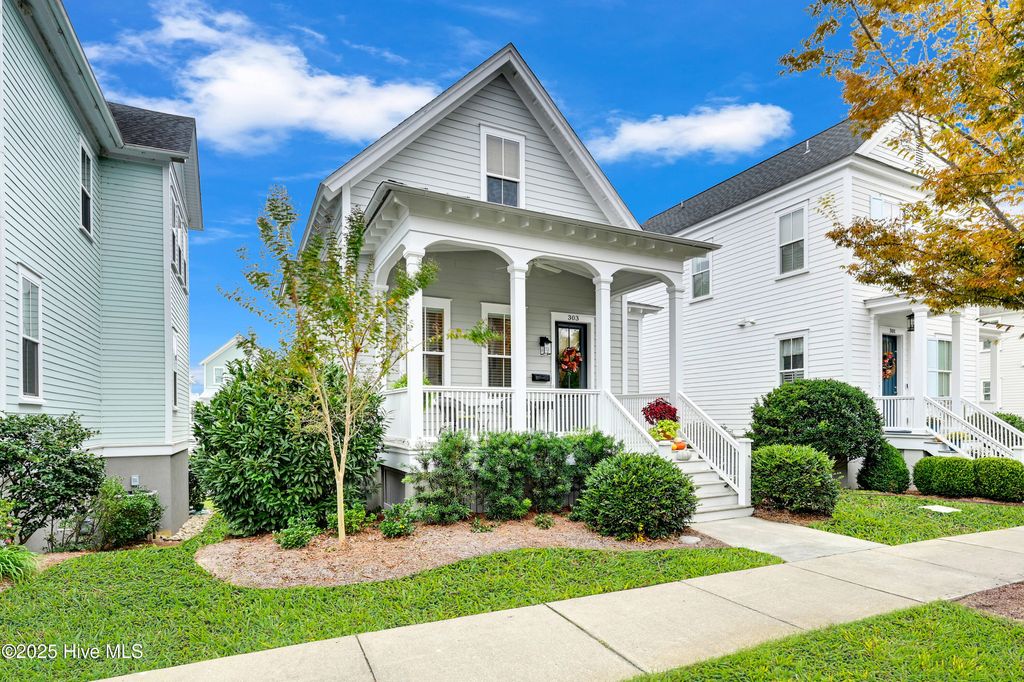 Photo of 303 E Water Street, Washington, NC 27889 (MLS # 100536806)