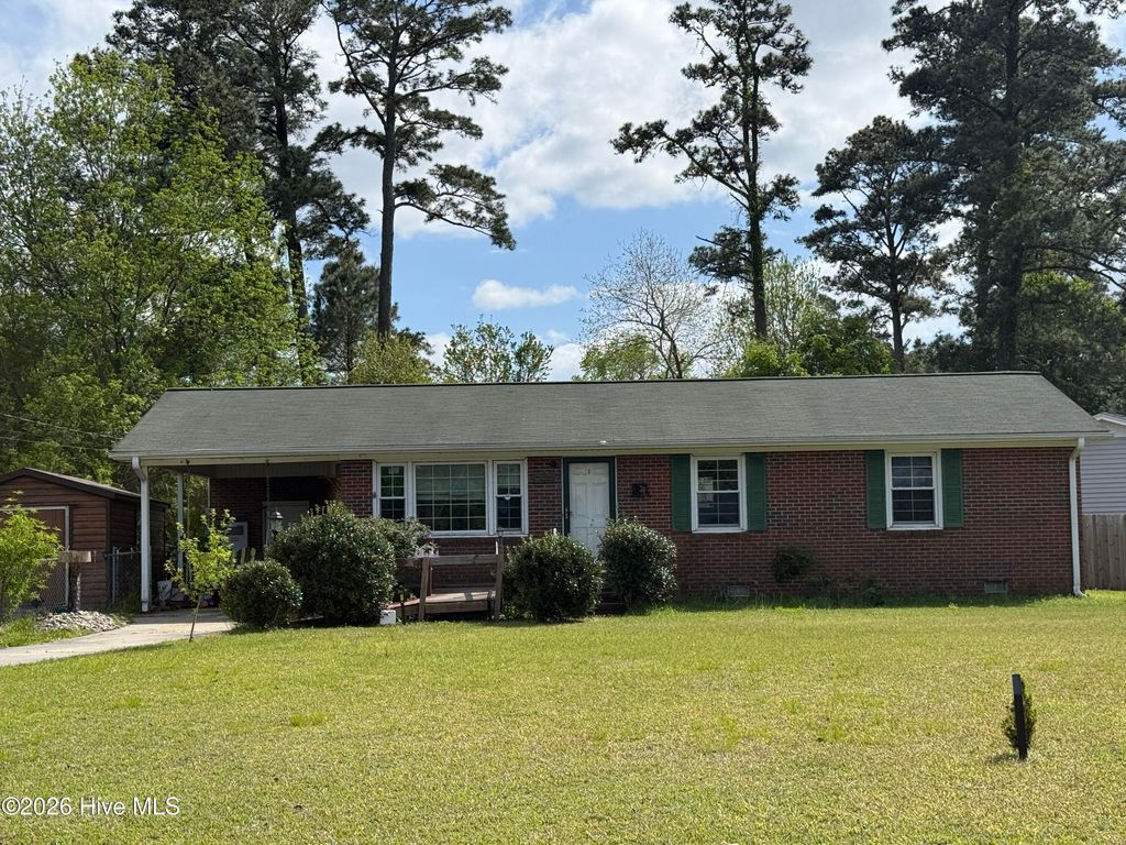 Photo of 14 Sheffield Road, Jacksonville, NC 28546 (MLS # 100567135)