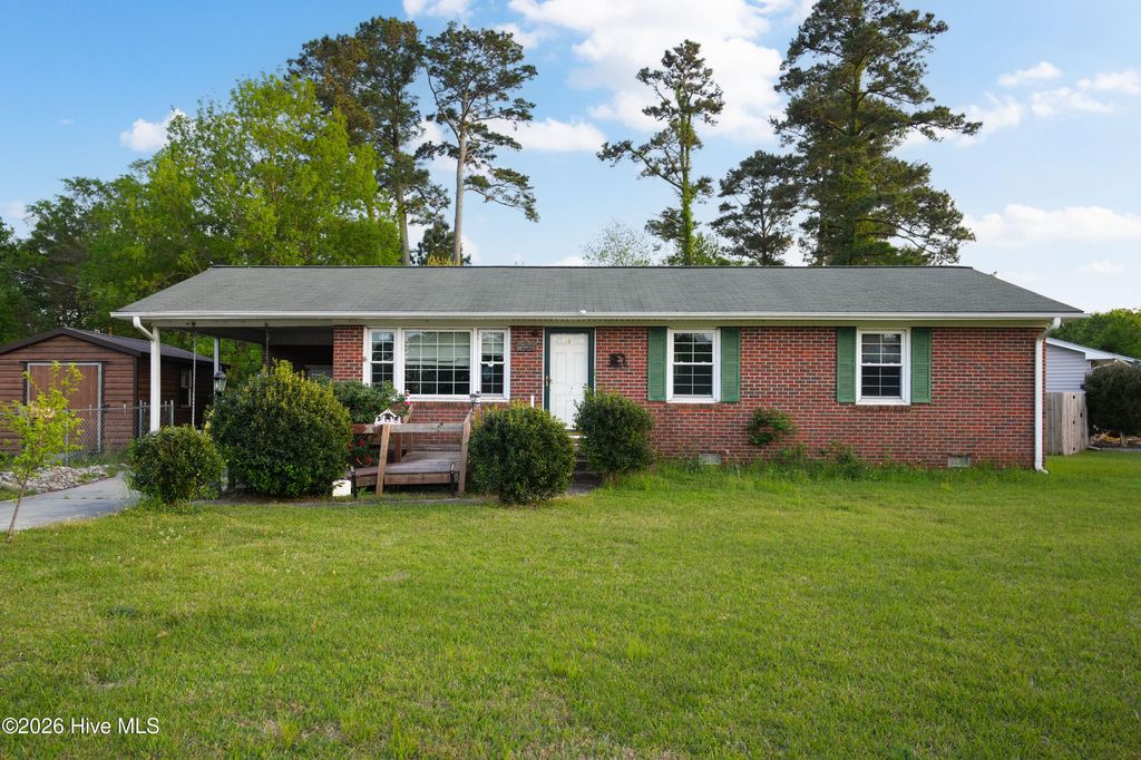 Photo of 14 Sheffield Road, Jacksonville, NC 28546 (MLS # 100567135)