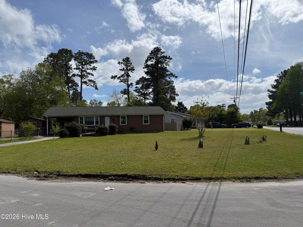 Photo of 14 Sheffield Road, Jacksonville, NC 28546 (MLS # 100567135)