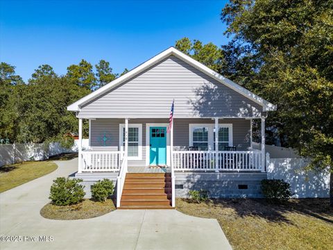 Tiny photo for 610 Fodale Avenue, Southport, NC 28461 (MLS # 100545035)