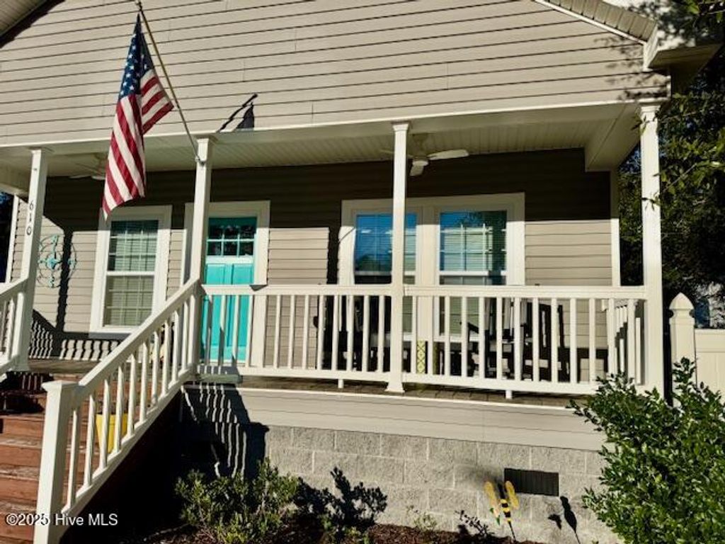 Photo of 610 Fodale Avenue, Southport, NC 28461 (MLS # 100545035)