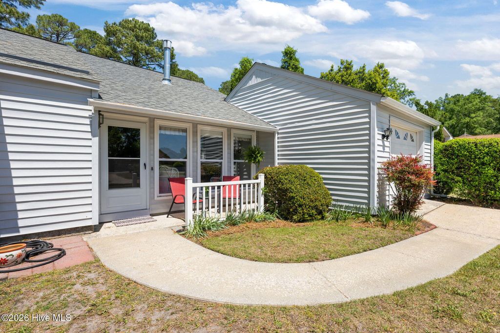 Photo of 1311 Pelican Drive, New Bern, NC 28560 (MLS # 100569084)