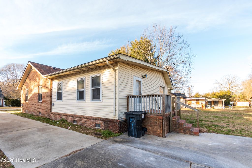 Photo of 306 Charles Street, Elizabeth City, NC 27909 (MLS # 100552537)