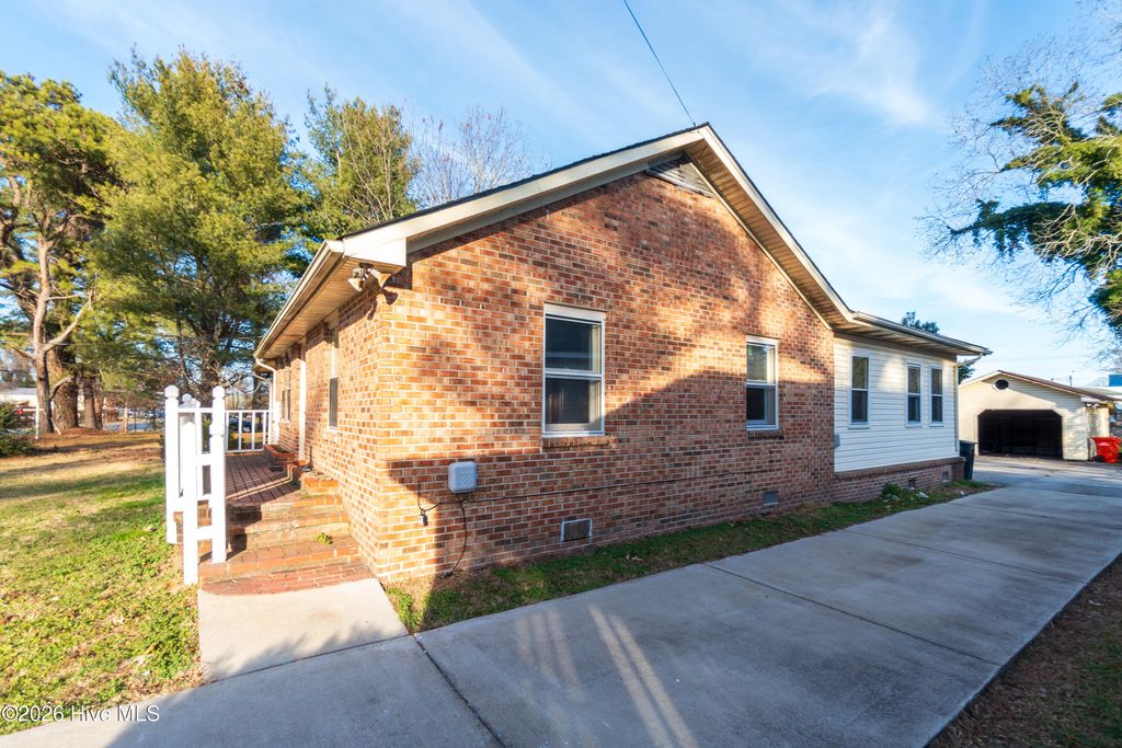 Photo of 306 Charles Street, Elizabeth City, NC 27909 (MLS # 100552537)