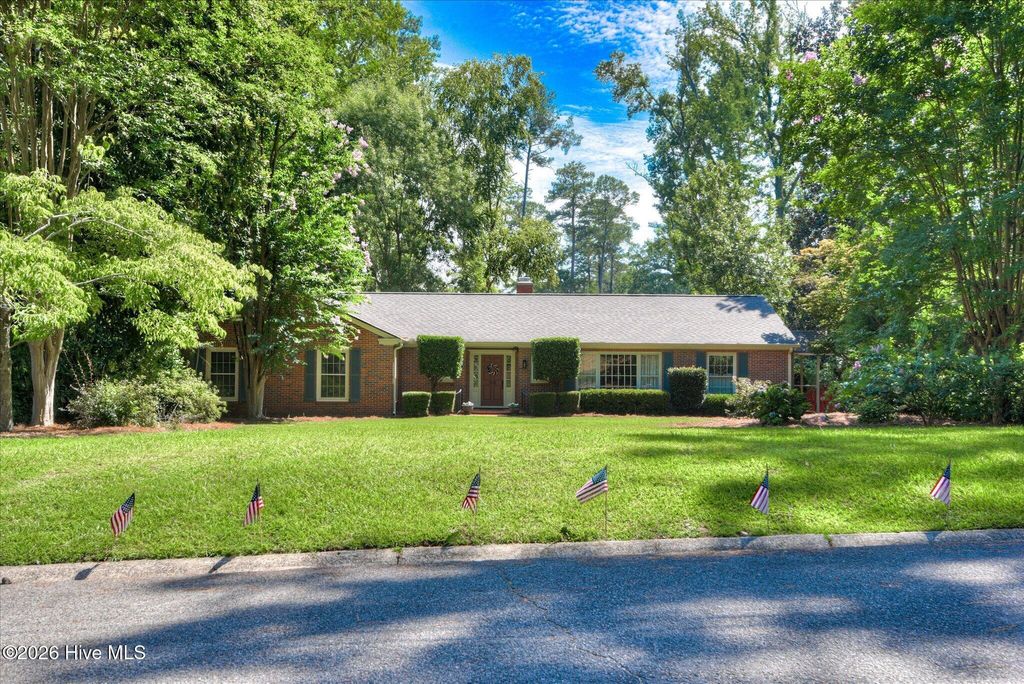 Photo of 708 Oberlin Road, Augusta, GA 30909 (MLS # 100587352)