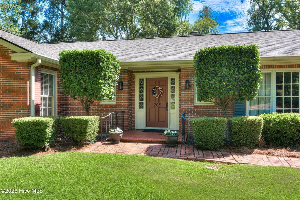 Photo of 708 Oberlin Road, Augusta, GA 30909 (MLS # 100587352)