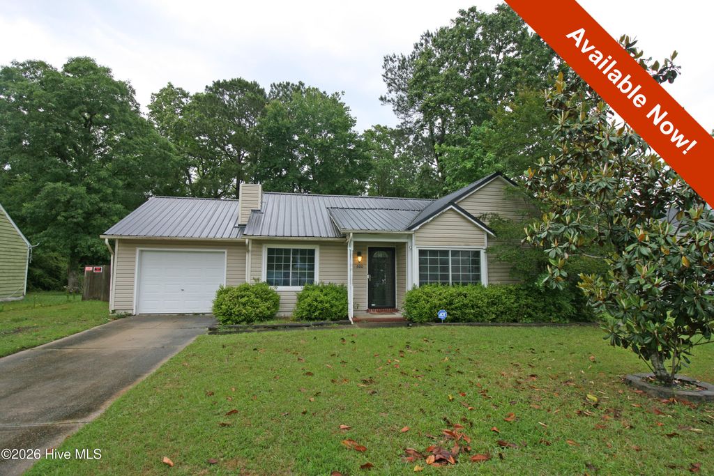 Photo of 600 Regalwood Drive, Jacksonville, NC 28546 (MLS # 100573404)