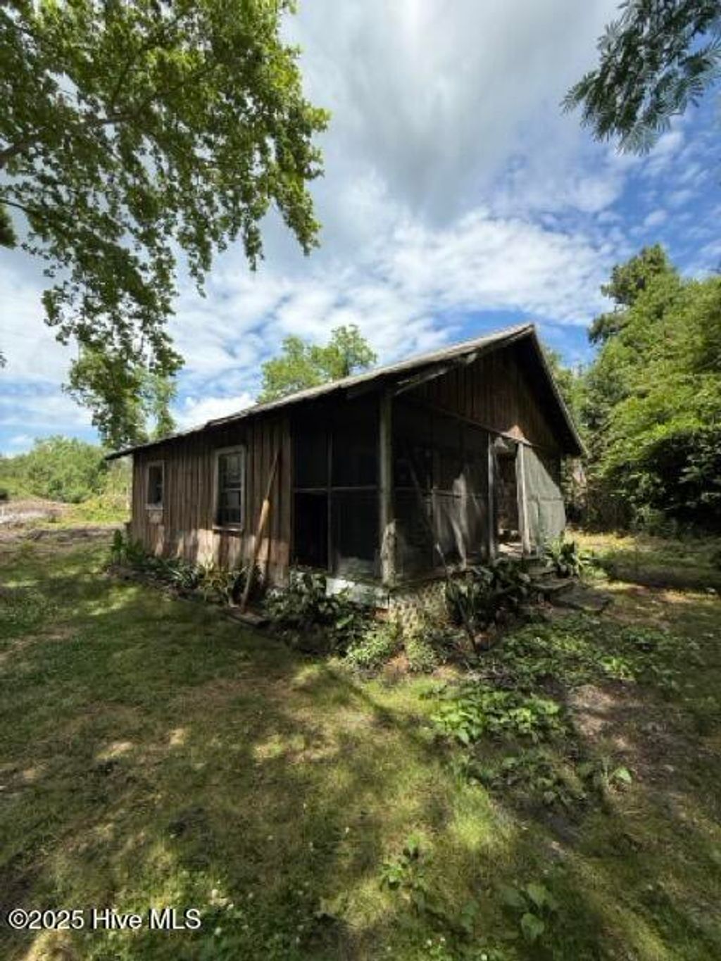 Photo of 1805 Front Street, Burgaw, NC 28425 (MLS # 100507415)