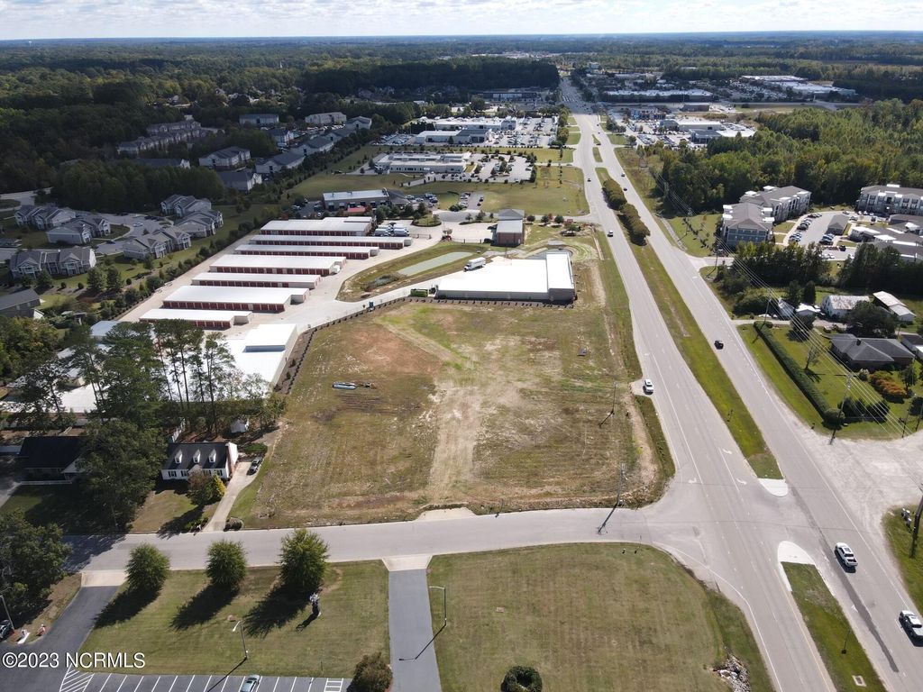 Photo of 4004 Raleigh Road Parkway W, Wilson, NC 27896 (MLS # 100544825)