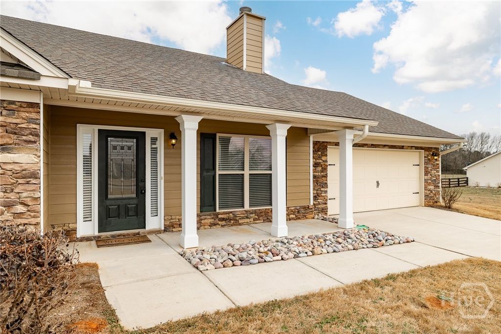 Photo of 338 Highlands Drive, Winterville, GA 30683 (MLS # CL347466)