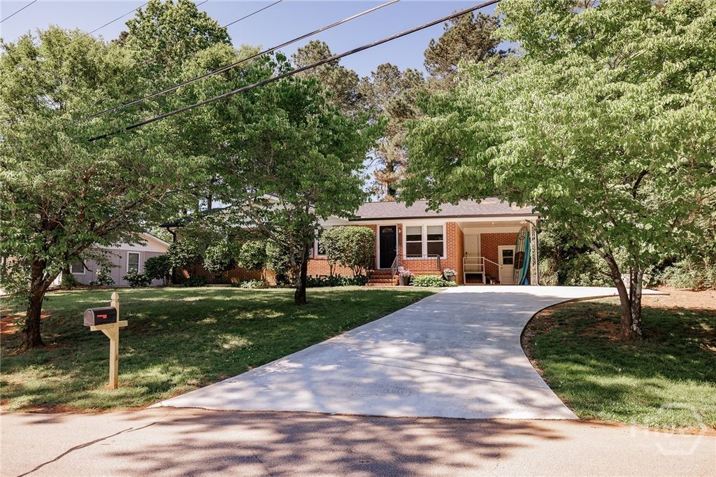 Photo of 145 Pineview Drive, Athens, GA 30606 (MLS # CL356177)