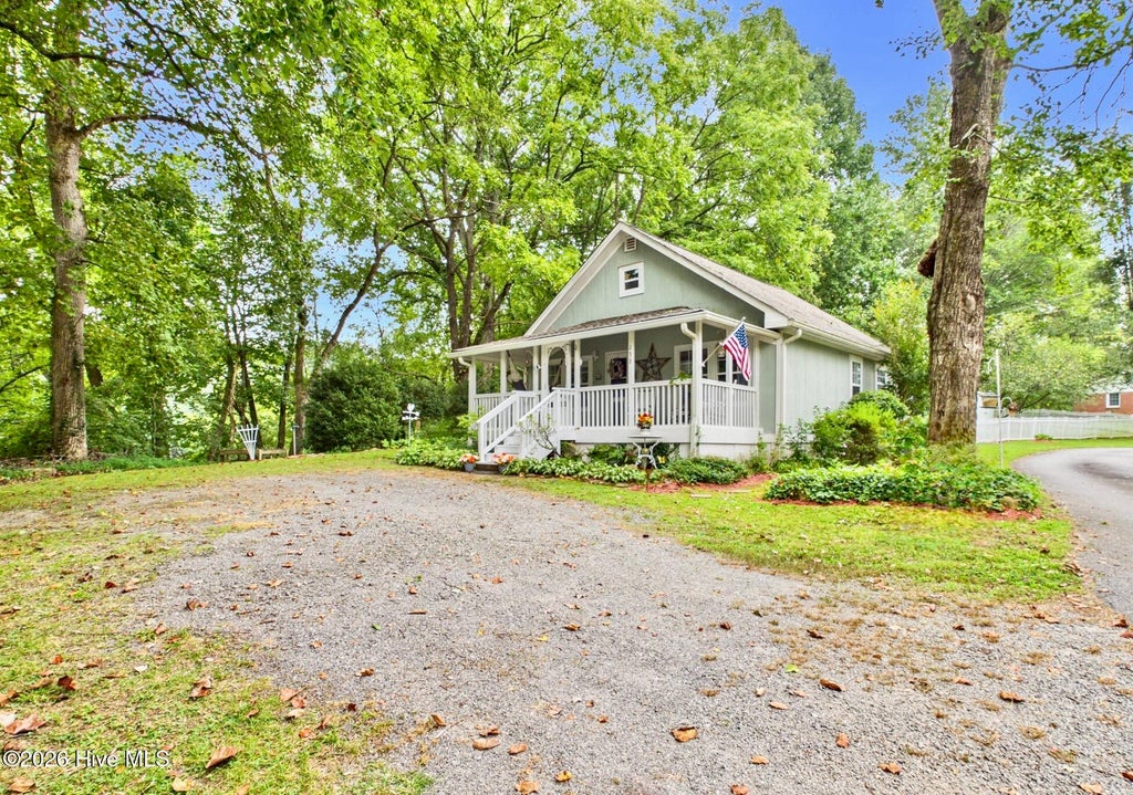 Photo of 253 Truett Camp Road, Hayesville, NC 28904 (MLS # 100600519)