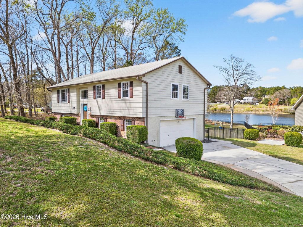 Photo of 4020 Forest Lake Drive SW, Shallotte, NC 28470 (MLS # 100561895)