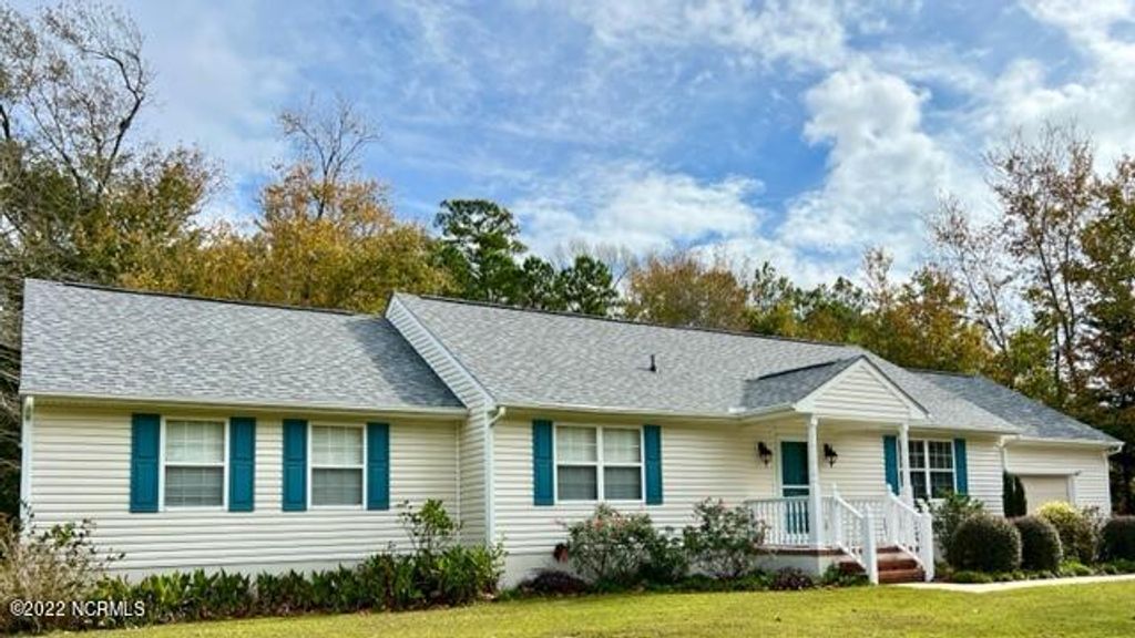 Photo of 1908 Joslyn Drive, Morehead City, NC 28557 (MLS # 100571422)