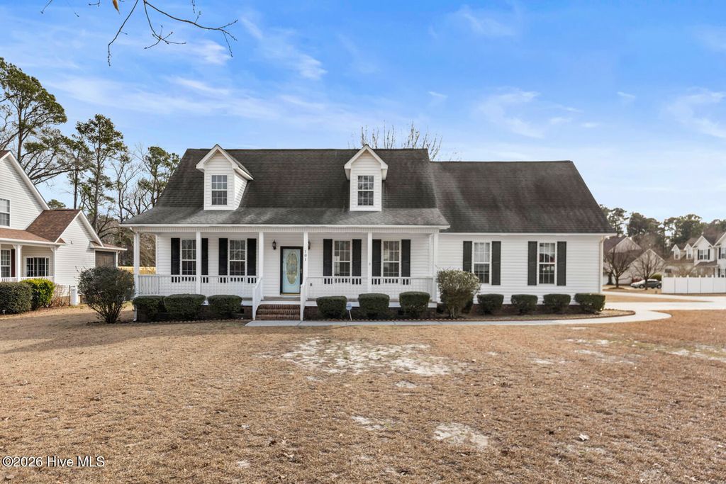 Photo of 101 England Lane, Richlands, NC 28574 (MLS # 100553913)