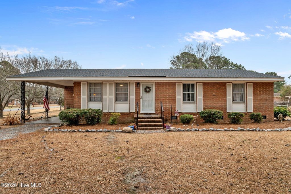 Photo of 301 Cantongate Road, Tarboro, NC 27886 (MLS # 100553773)