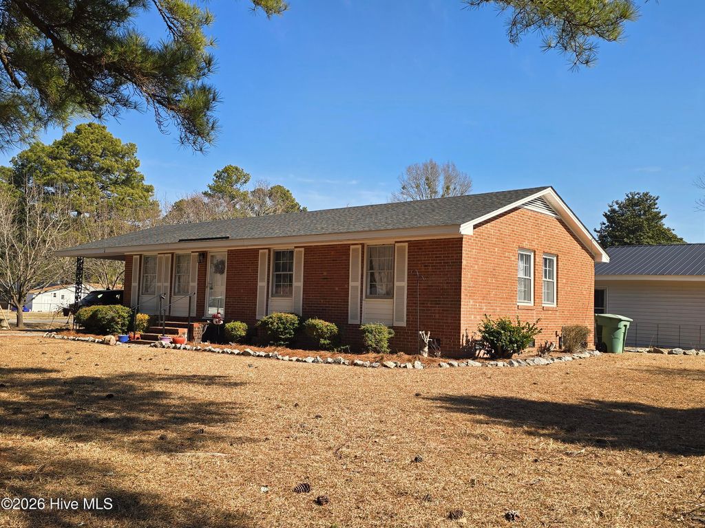 Photo of 301 Cantongate Road, Tarboro, NC 27886 (MLS # 100553773)
