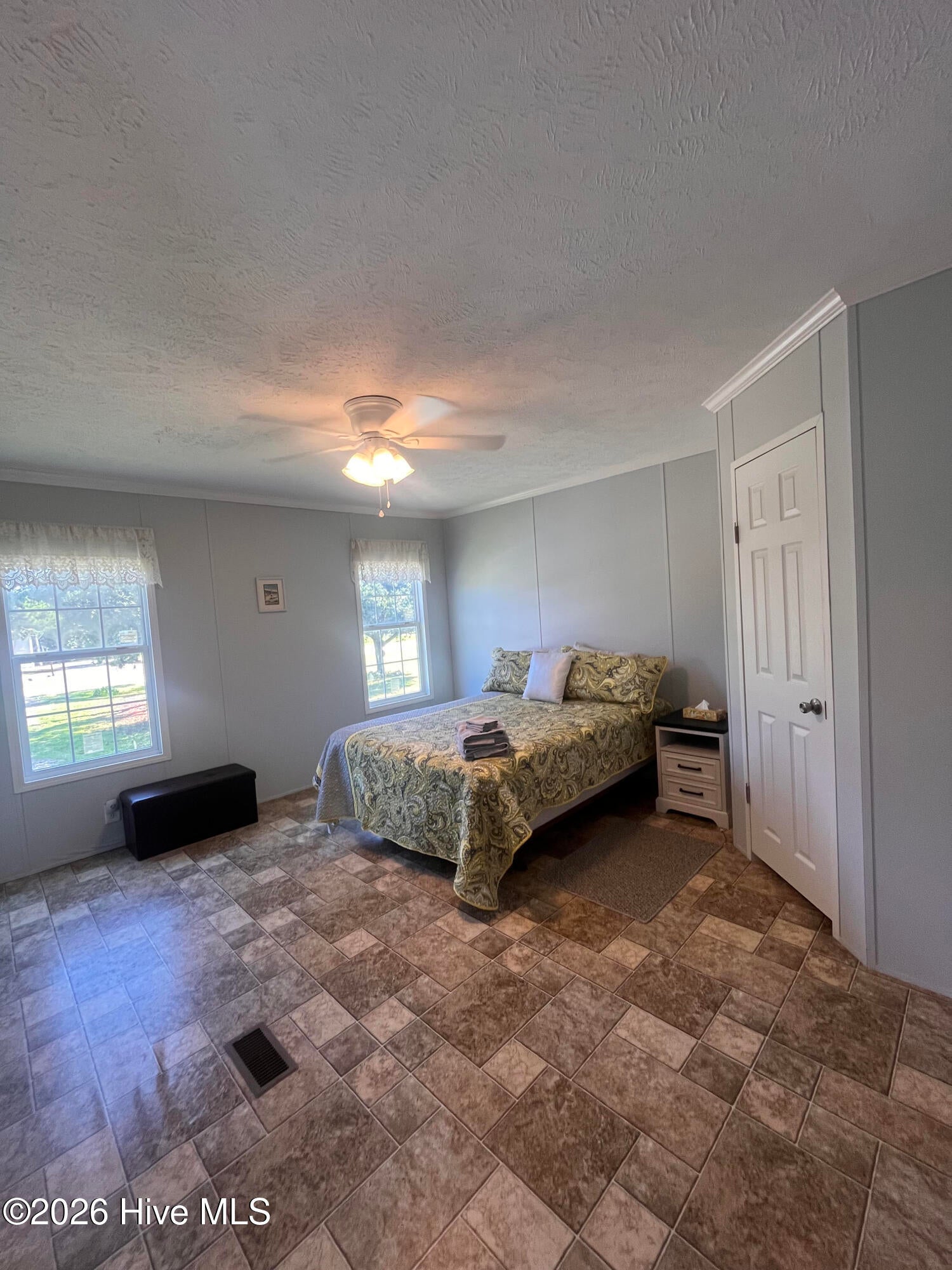204 Diamond City Drive